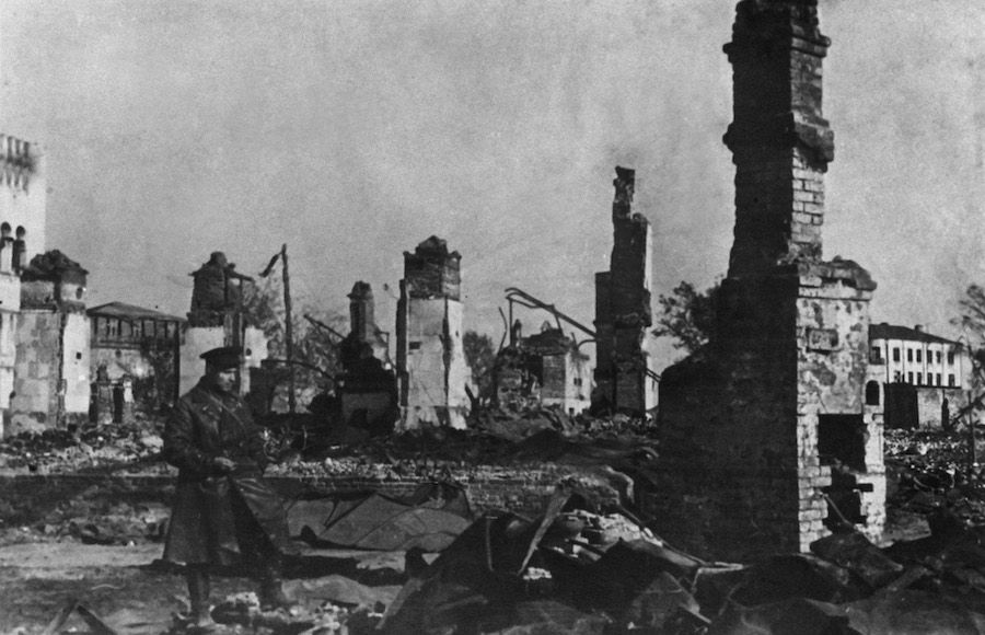 Смоленск после освобождения от гитлеровских захватчиков. Сентябрь 1943 года.