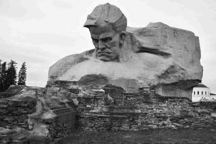 Памятник защитникам Брестской крепости